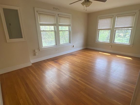 5th image of 1915 Vineyard St #5