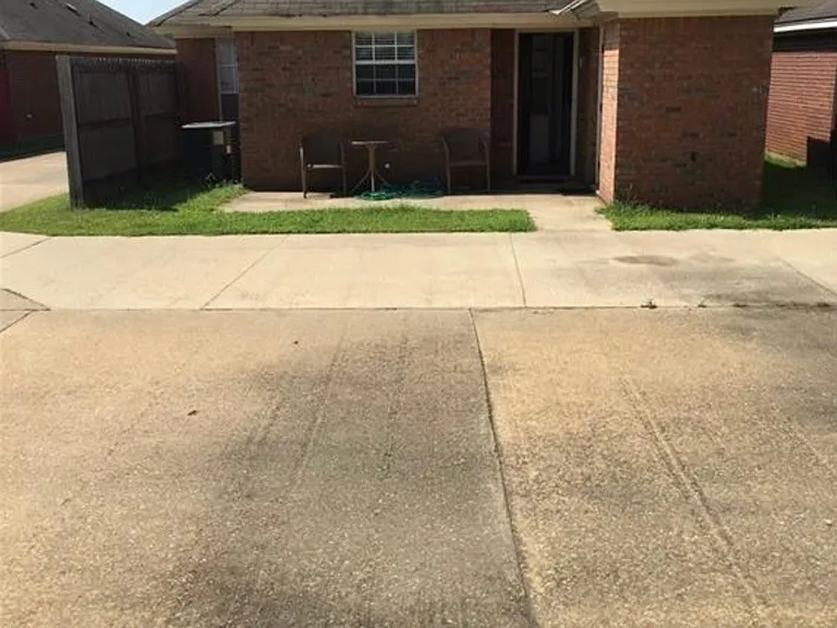 8213 Dison Dr — Photo 16