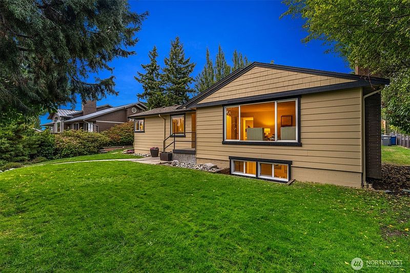3rd image of 124 6th Avenue