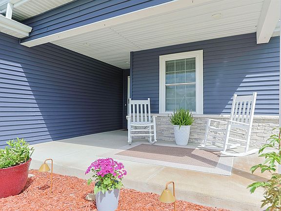 2nd image of 30477 Pine Bluff Dr