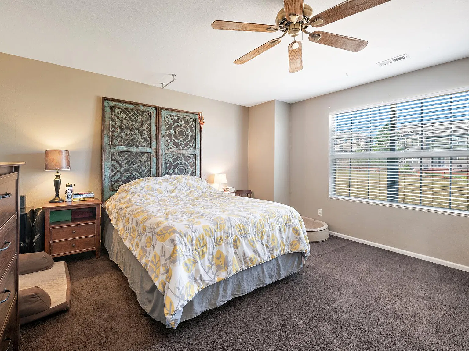 3 bed, 2.5 bath, 1945 sqft, $3,197 — Photo 1