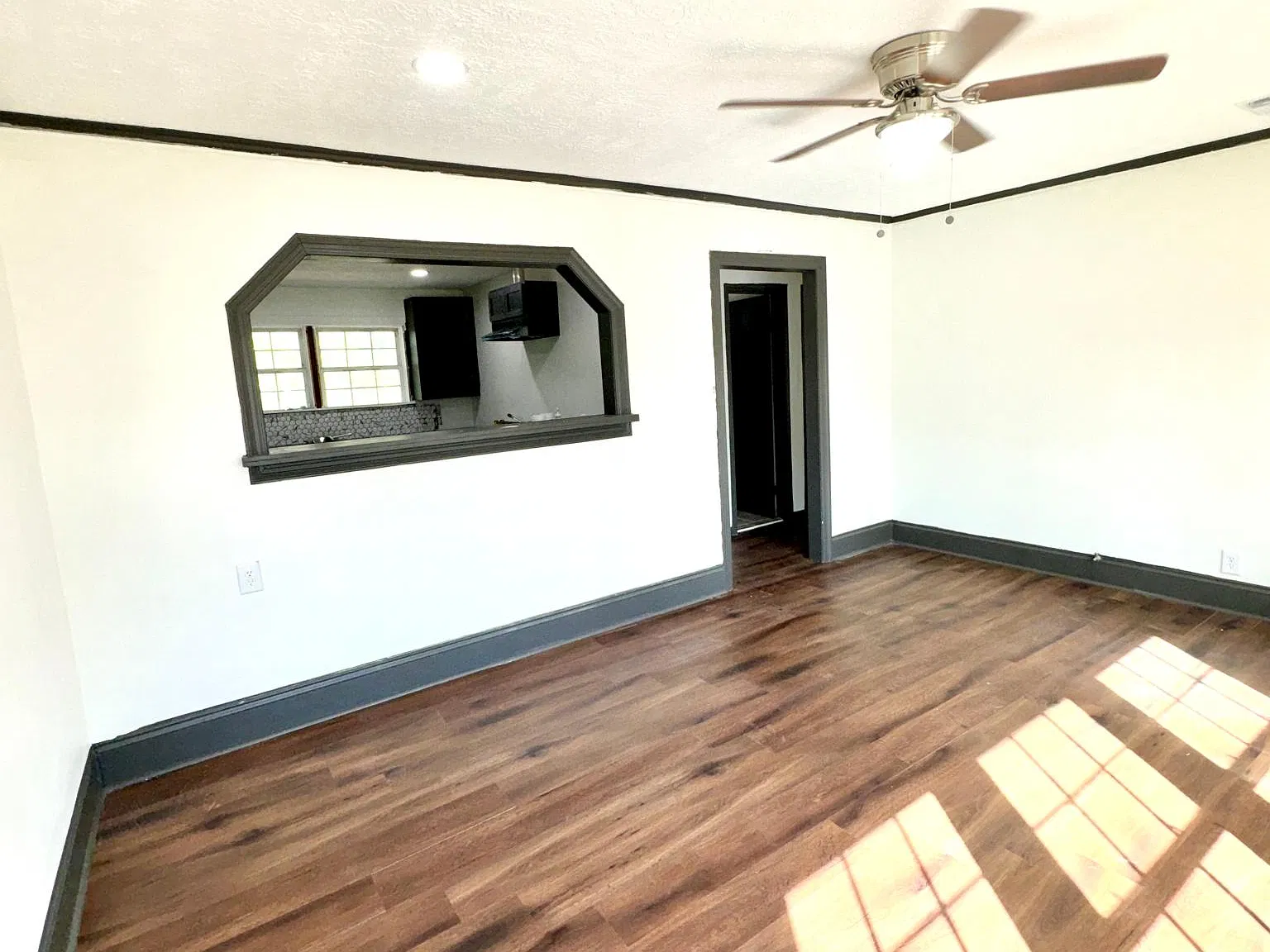 3 bed, 1080 sqft, $1,400 — Photo 4