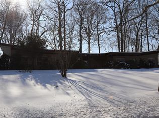 23 Grassfield Rd, Great Neck, NY 11024