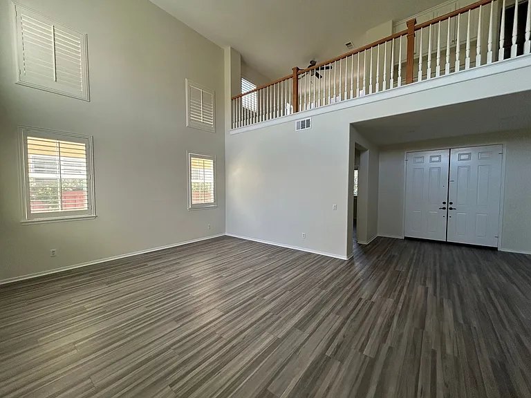 45260 Saint Tisbury St — Photo 3