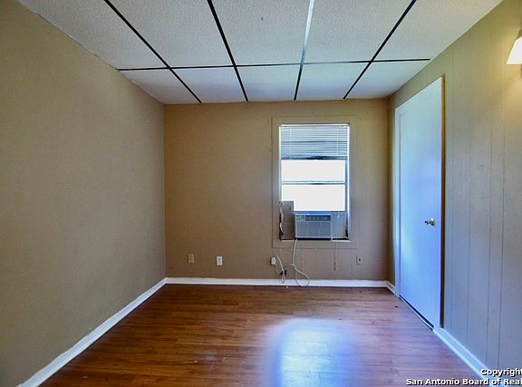 4th image of 203 E Rosewood Ave APT 2