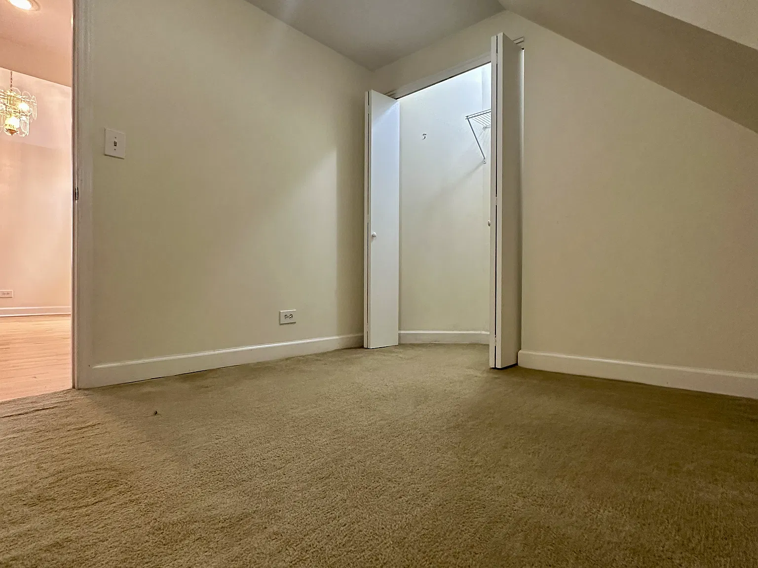 2 bed, 1000 sqft, $1,995 — Photo 4
