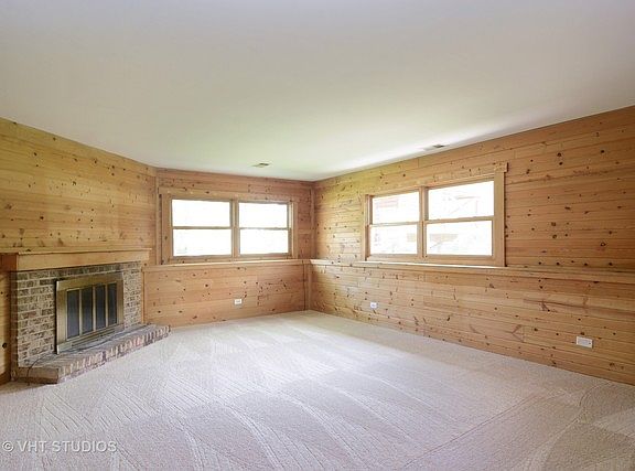 4th image of 1015 Sandlewood Ct