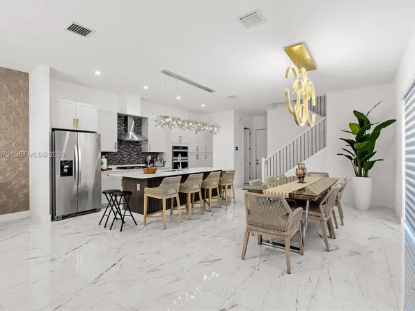 4374 NW 81st Ave, Doral, FL 33166
