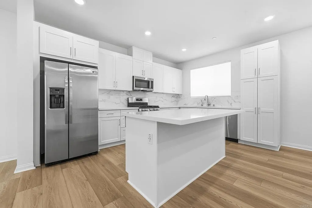 3 bed, 1616 sqft, $4,100 — Photo 4