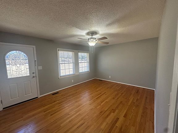 5th image of 801 Beverly Dr