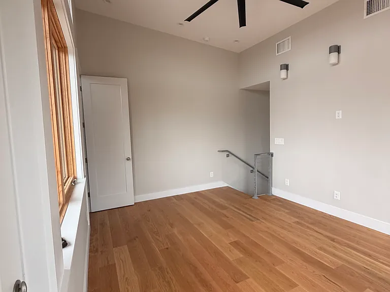 1107 S Cherry St — Photo 10