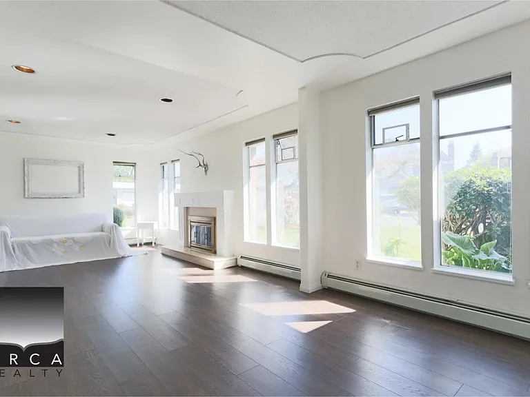 6400 Dakota Dr — Photo 6