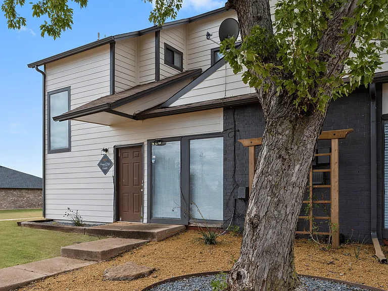 Diamond Ridge Townhomes — Photo 20