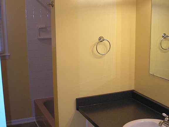 3rd image of 1702 Mount Vernon Rd SW #2