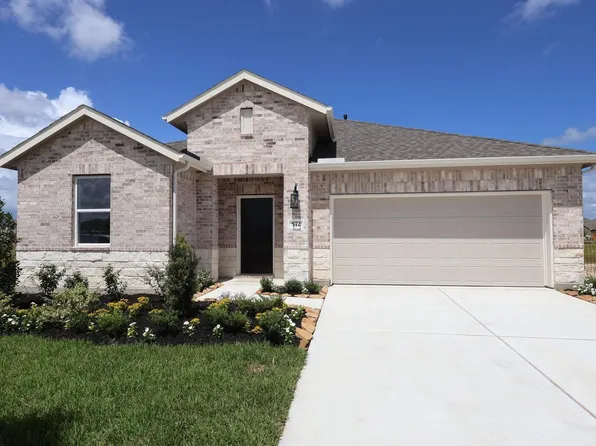 572 Day Station Dr, Dayton, TX 77535