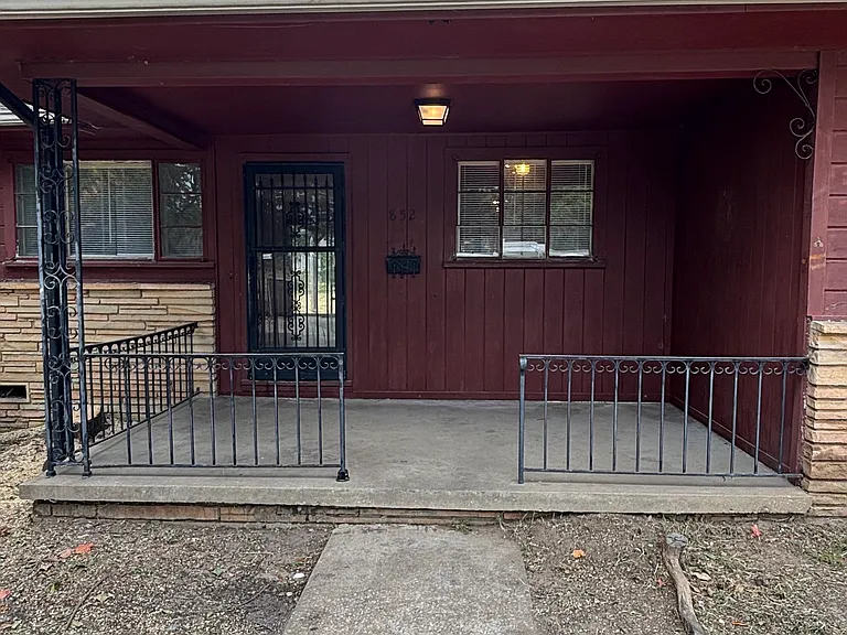 852 N Xenophon Ave — Photo 2