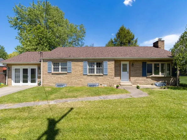 928 East Ave, Shinnston, WV 26431