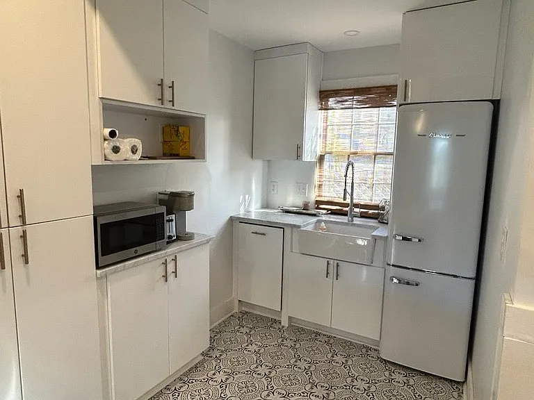534 E Charlton St — Photo 4