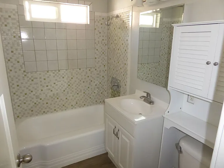 2031 N Parish Pl — Photo 12