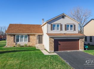 1990 Witt Ct, Lombard, IL 60148