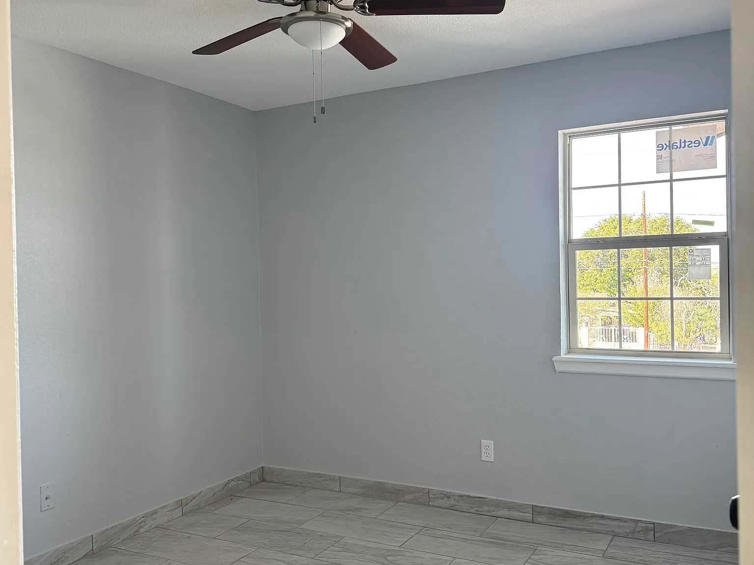 817 Kearney St — Photo 2