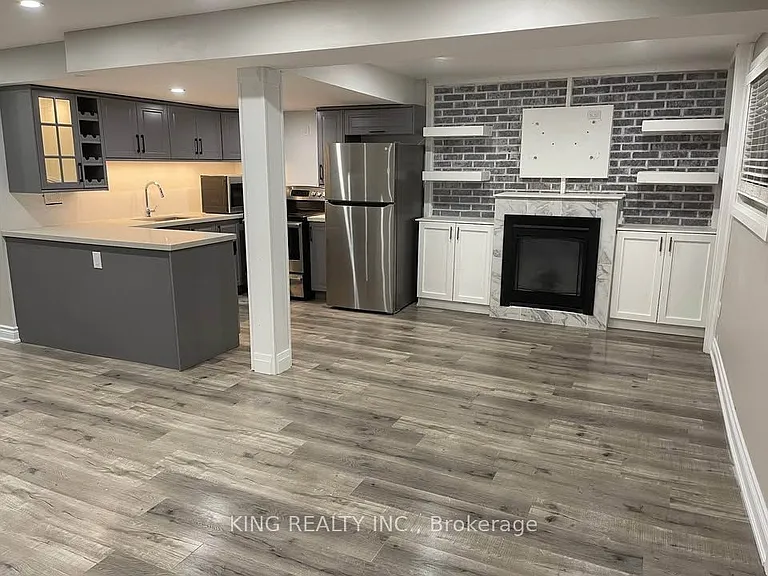 728 Down Cres #BASEMENT — Photo 3