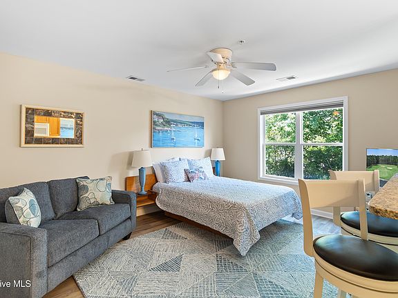 5th image of 3350 Club Villas Dr #2103