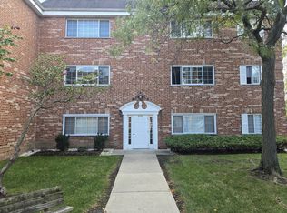 6882 W Touhy Ave APT D, Niles, IL 60714