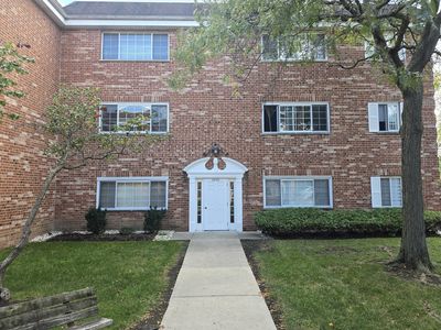 6882 W Touhy Ave APT D, Niles, IL, 60714