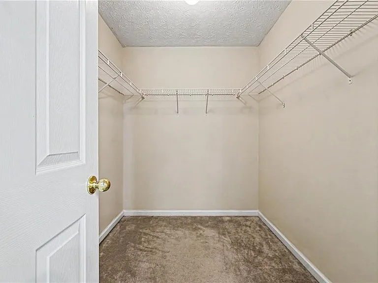 375 Clairidge Ln — Photo 18