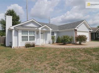 1008 Stone Brook Ln, Grain Valley, MO 64029