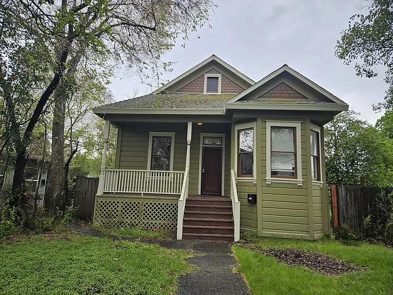 3418 1st Ave — Photo 1