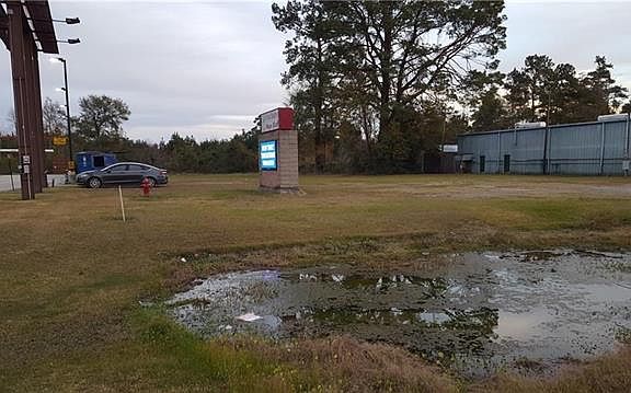 3rd image of 258 N Highway 171
