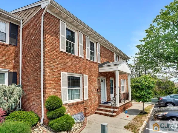 78 Wick Dr, Fords, NJ 08863