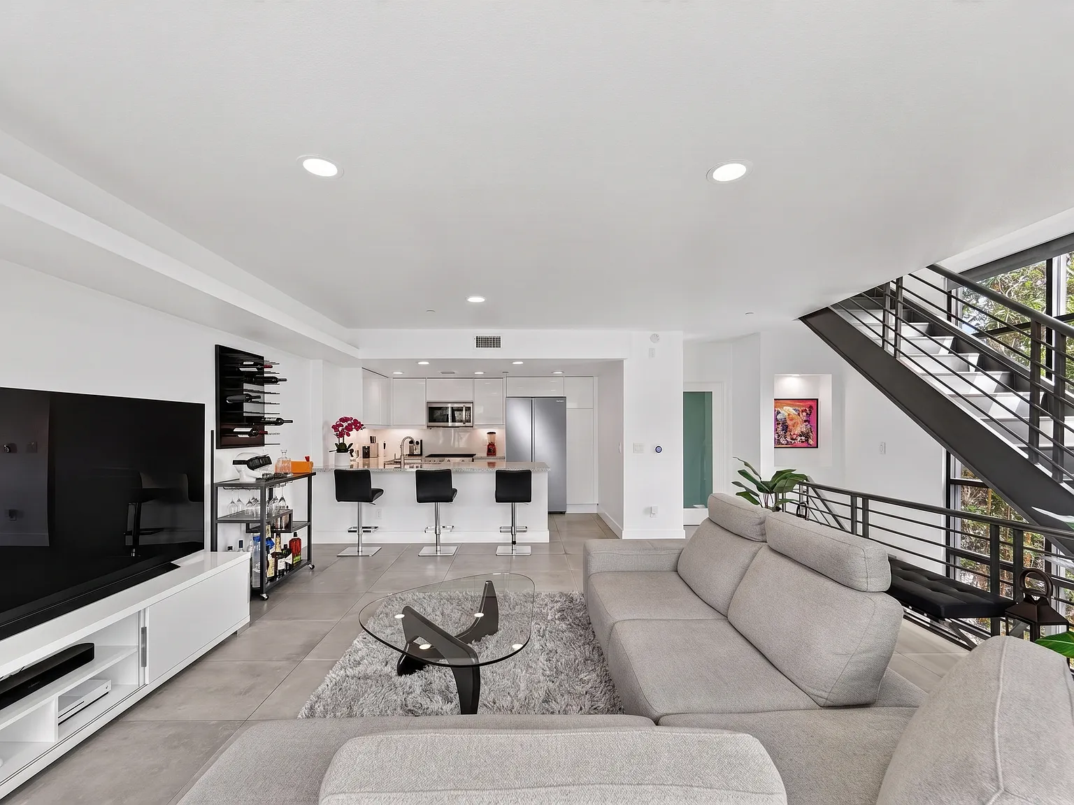 2 bed, 1888 sqft, $8,000 — Photo 3