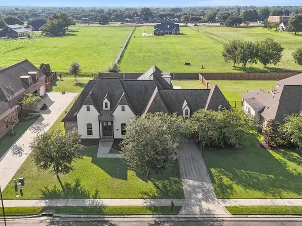 6447 Coushatta Dr, Gonzales, LA 70737