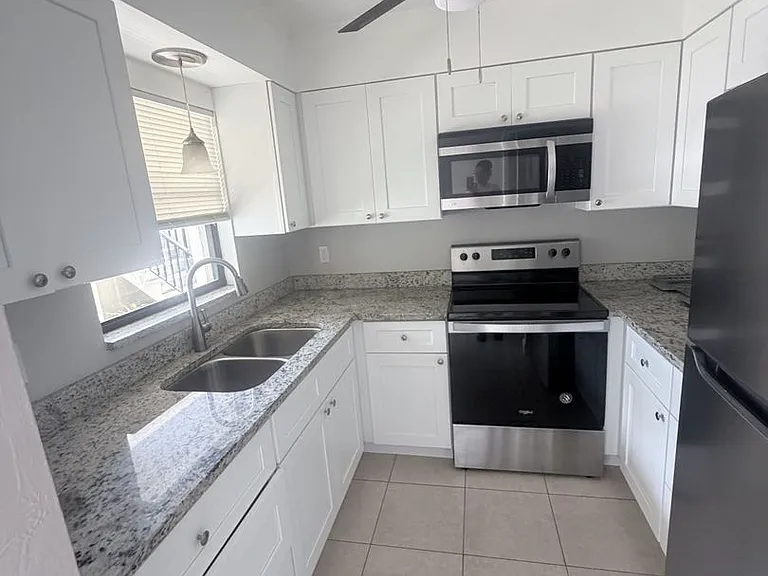 130 Cape Coral Pkwy W #136 — Photo 2