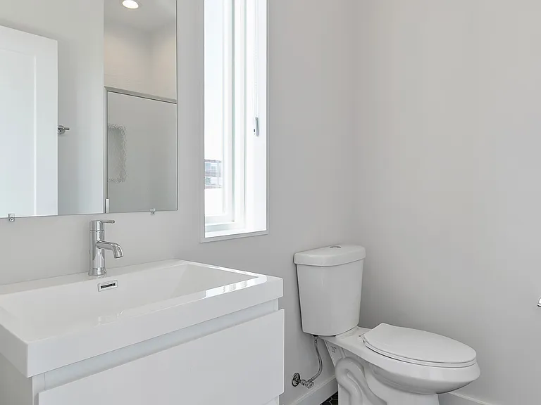 1310 W Clay St — Photo 19