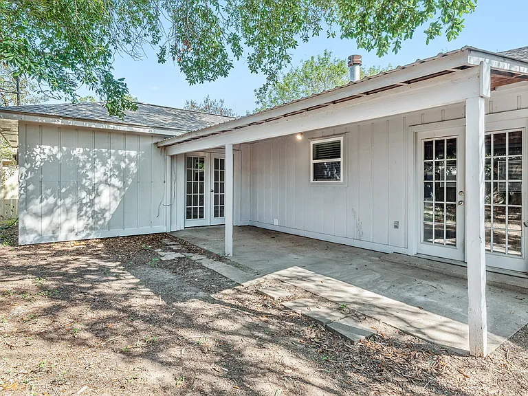3408 Dallis Dr — Photo 16