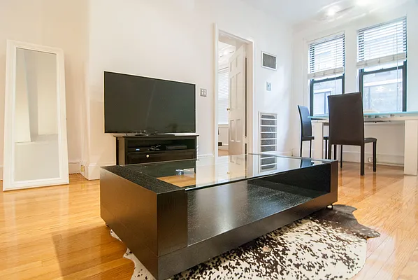 Rented by WAM Partners - William Moses Co. | media 80