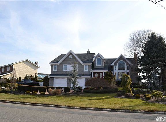 4th image of 324 Bay Dr