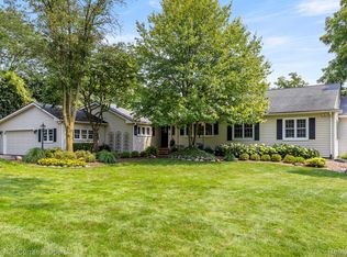 25360 Harcourt St, Farmington Hills, MI 48336