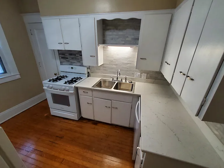 140 College Ave NE #4 — Photo 21