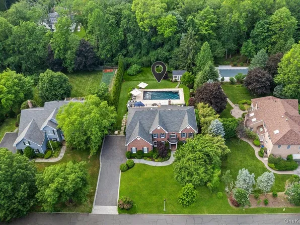32 Rolling Ridge Road, White Plains, NY 10605