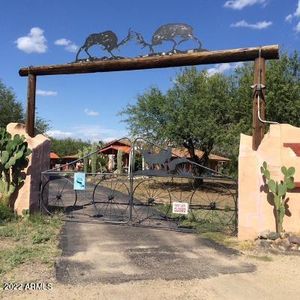 19480 E Todd Evans Rd, Black Canyon City, AZ, 85324