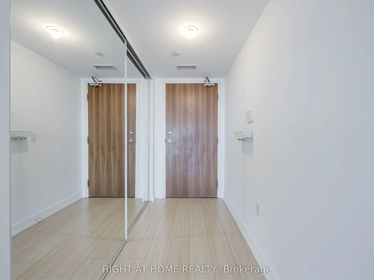 2 bed, $2,500 — Photo 2