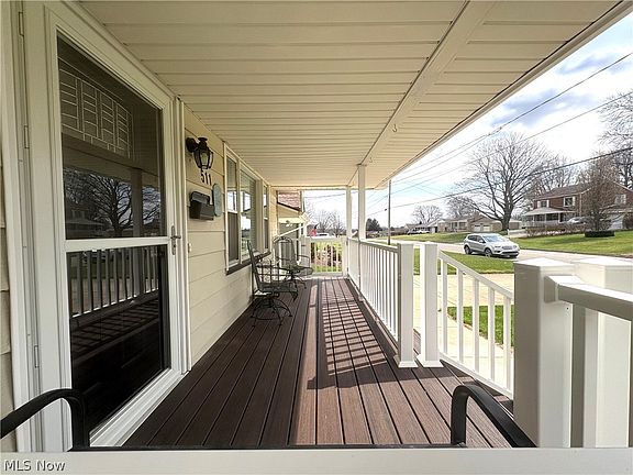 2nd image of 511 Edison St