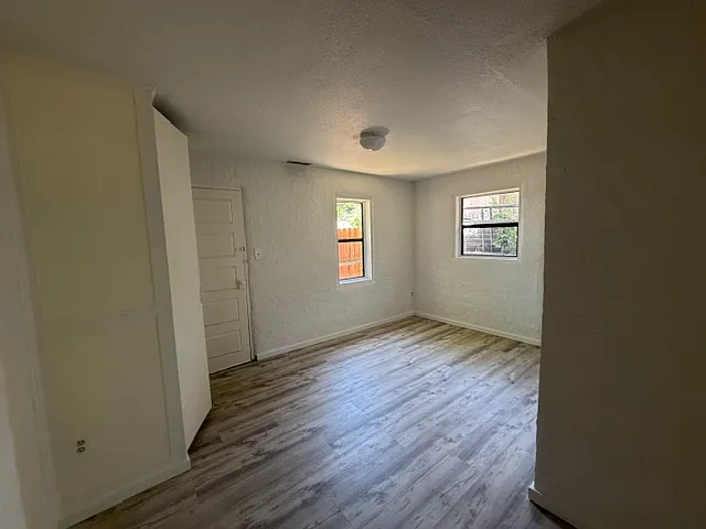 135 & 127 S Slagel St — Photo 8