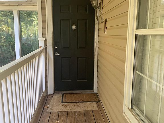 5th image of 304 Augusta Dr