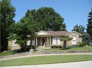 8017 Weyanoke Ct, Prospect, KY 40059